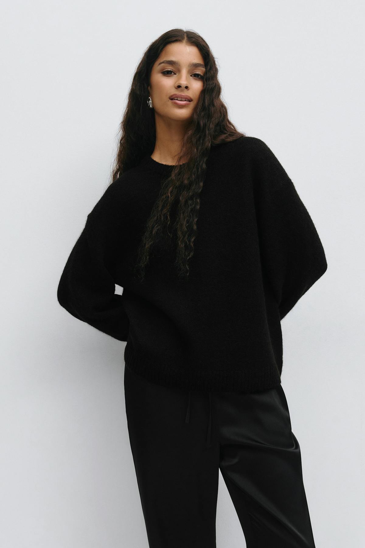 Crew neck knitted sweater