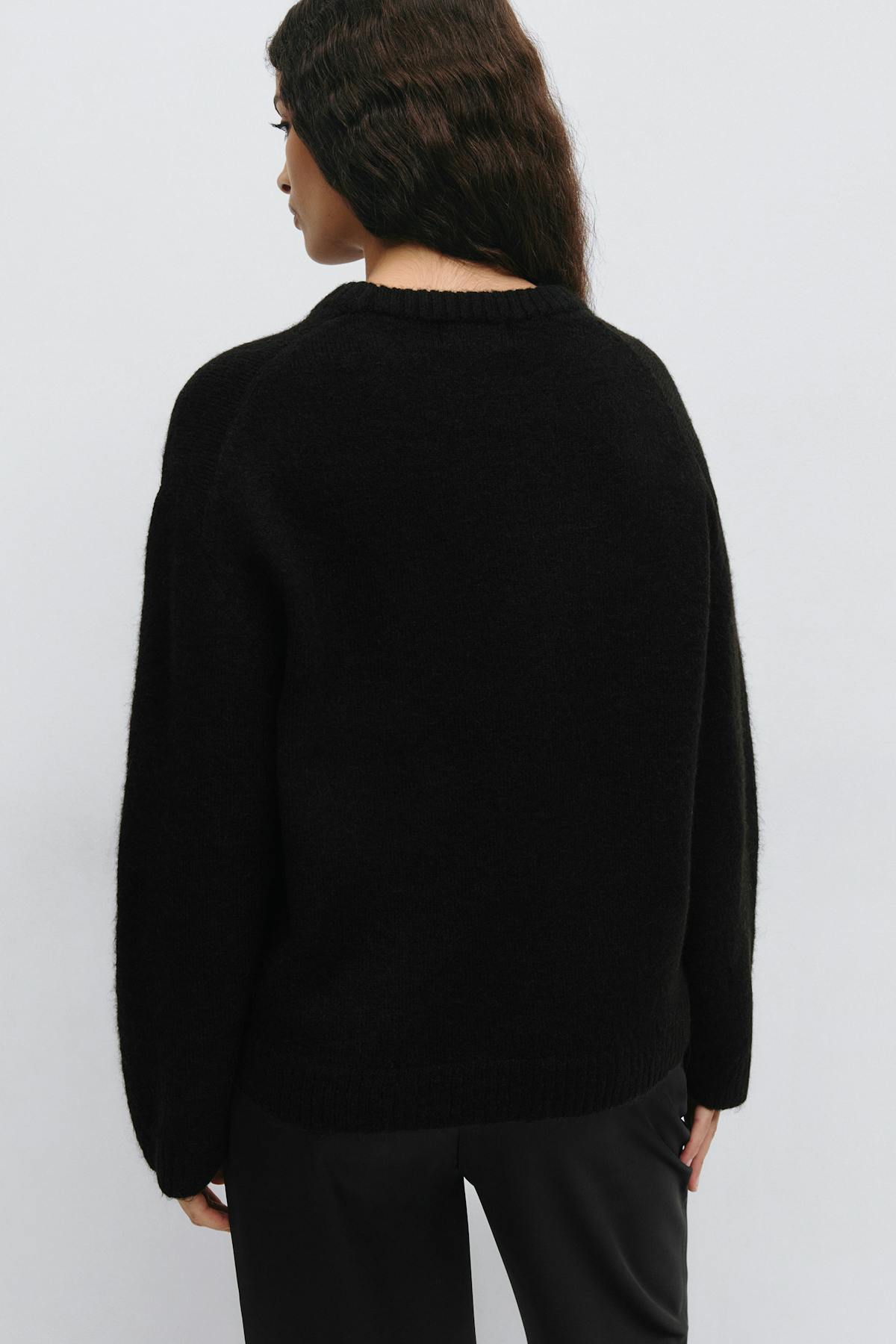Crew neck knitted sweater
