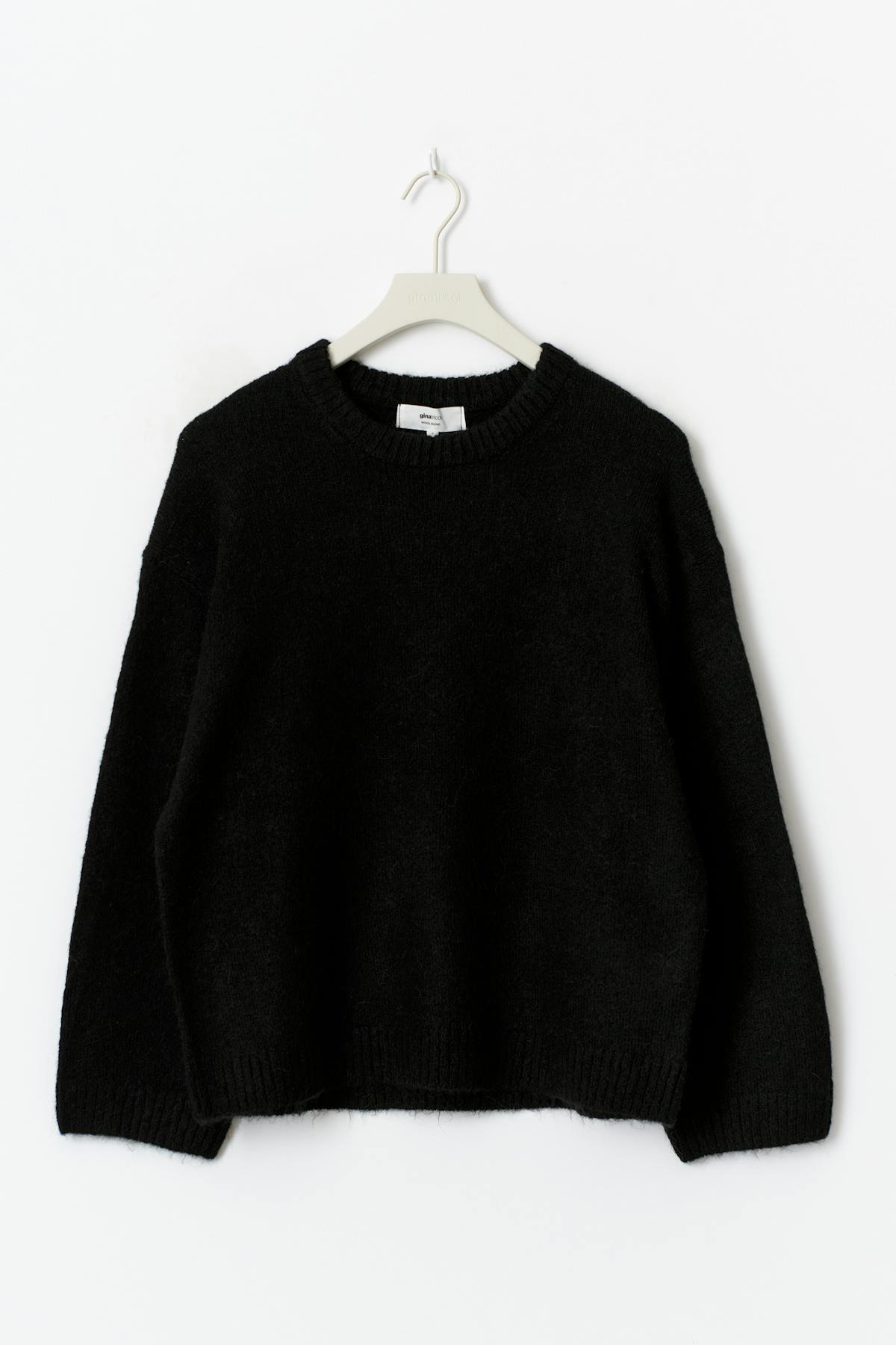 Crew neck knitted sweater