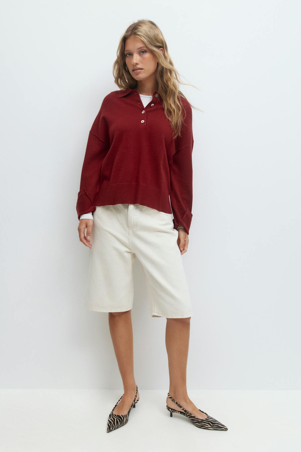 Knitted collar sweater