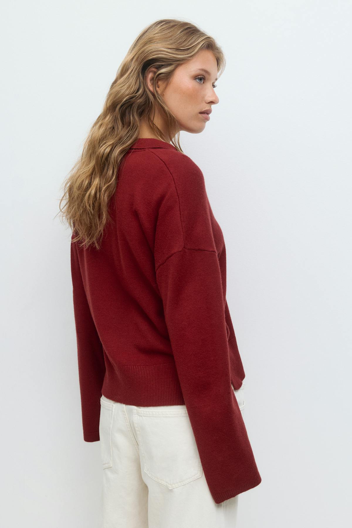 Knitted collar sweater