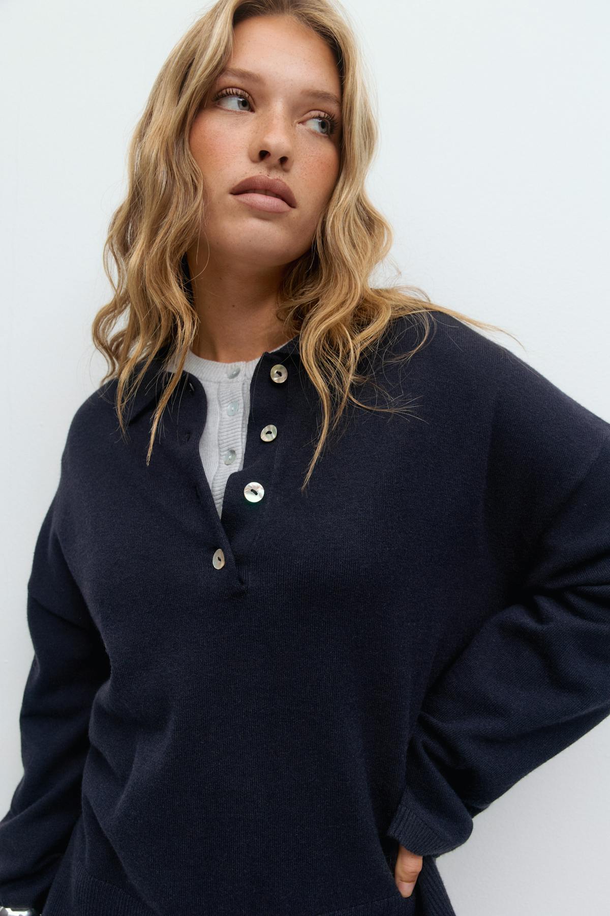 Knitted collar sweater