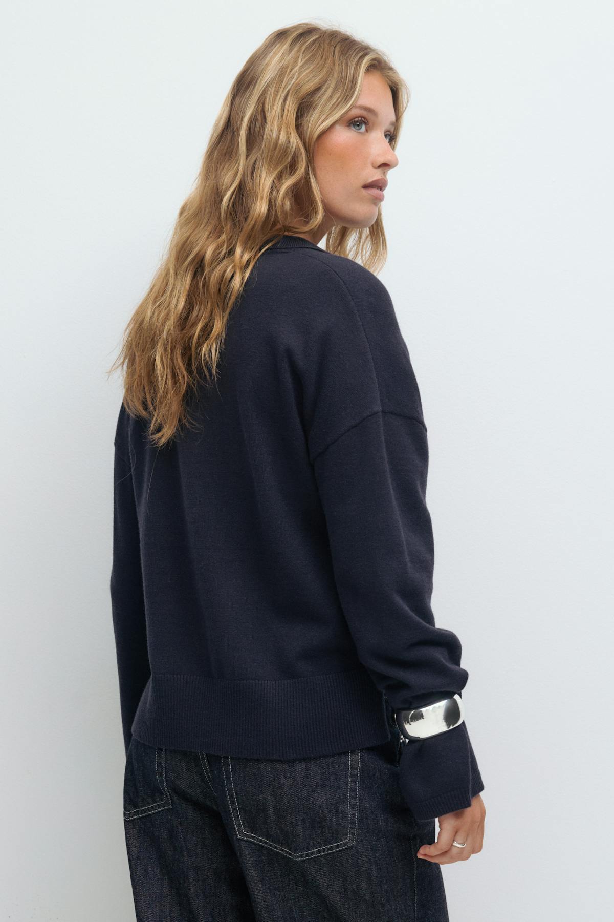 Knitted collar sweater