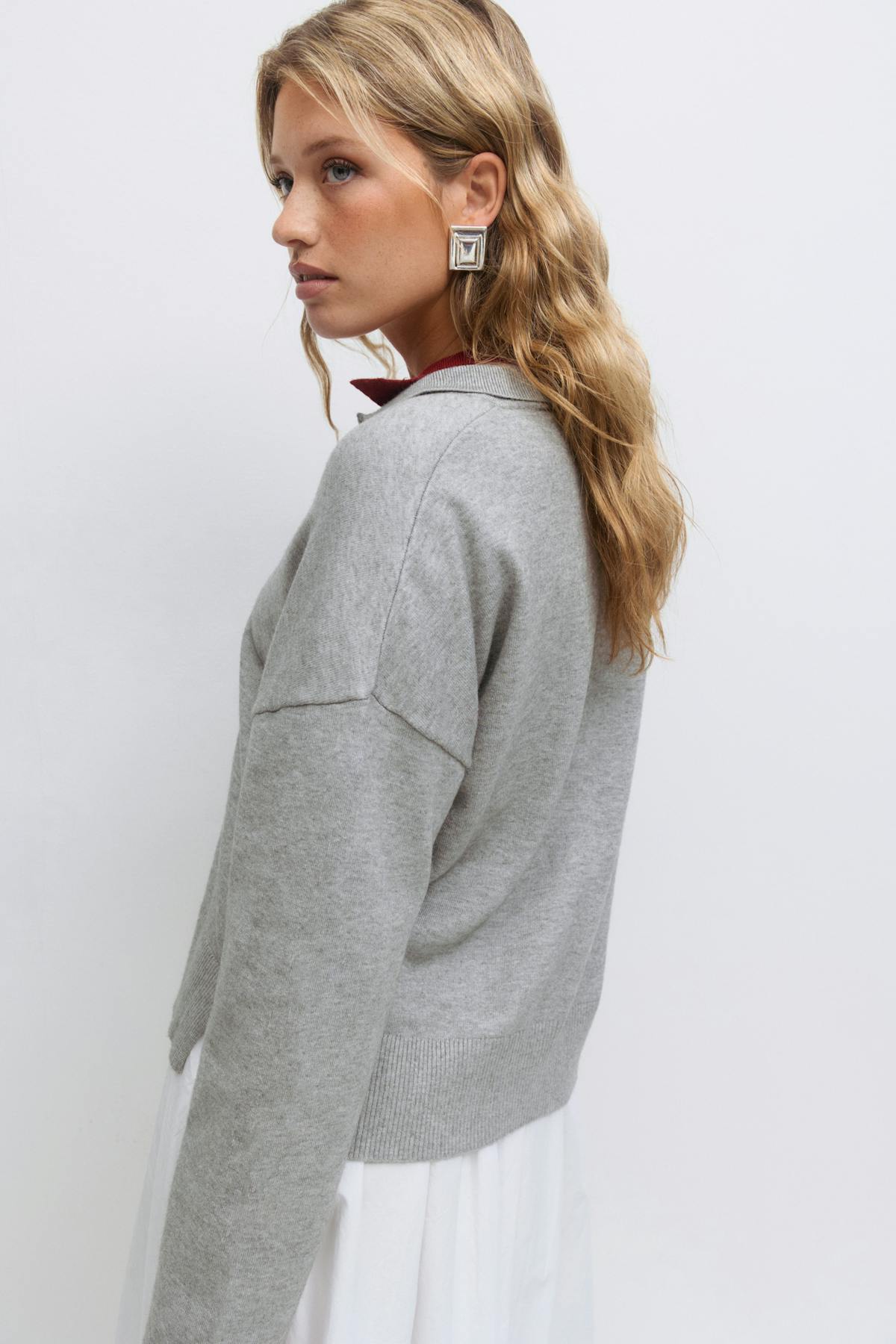 Knitted collar sweater