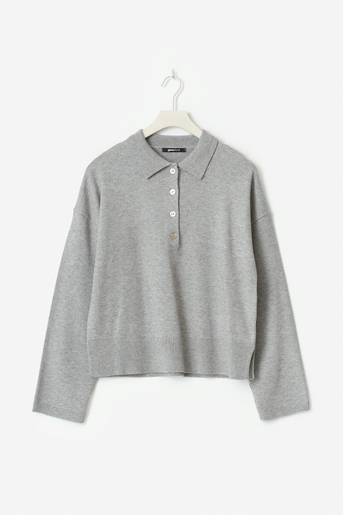 Knitted collar sweater