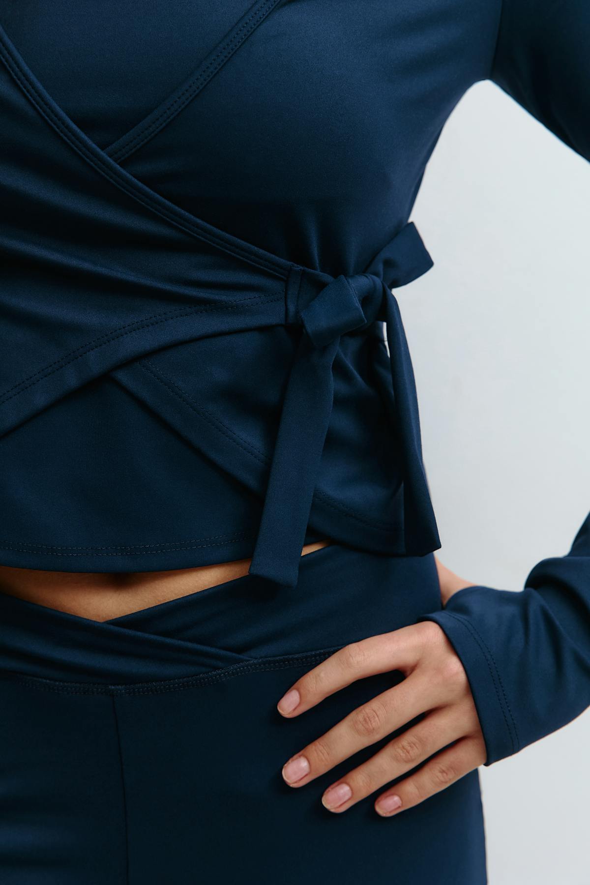 Y sporty wrap top