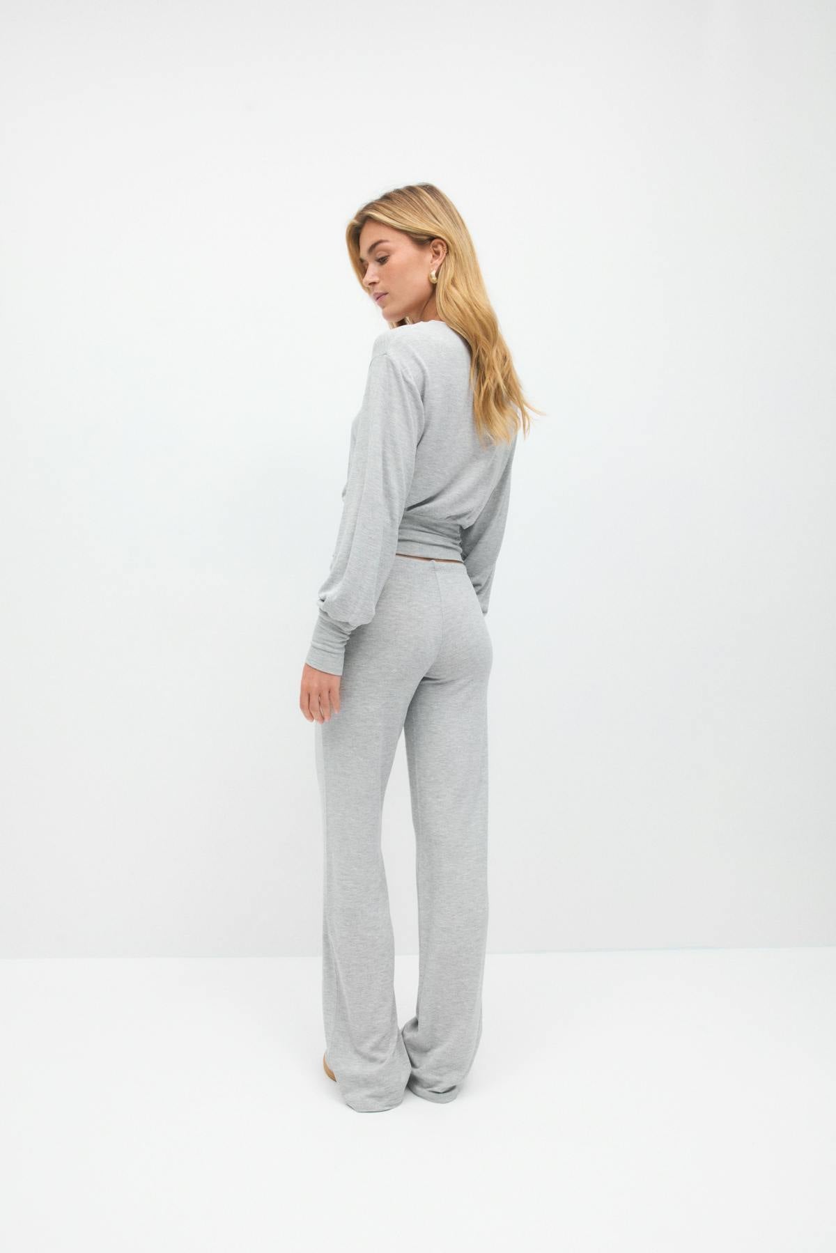 Low waist trousers