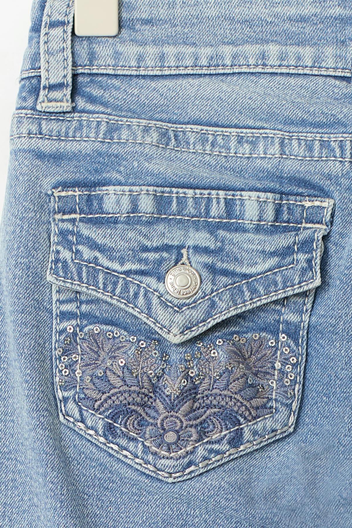 Decorated low flare jeans