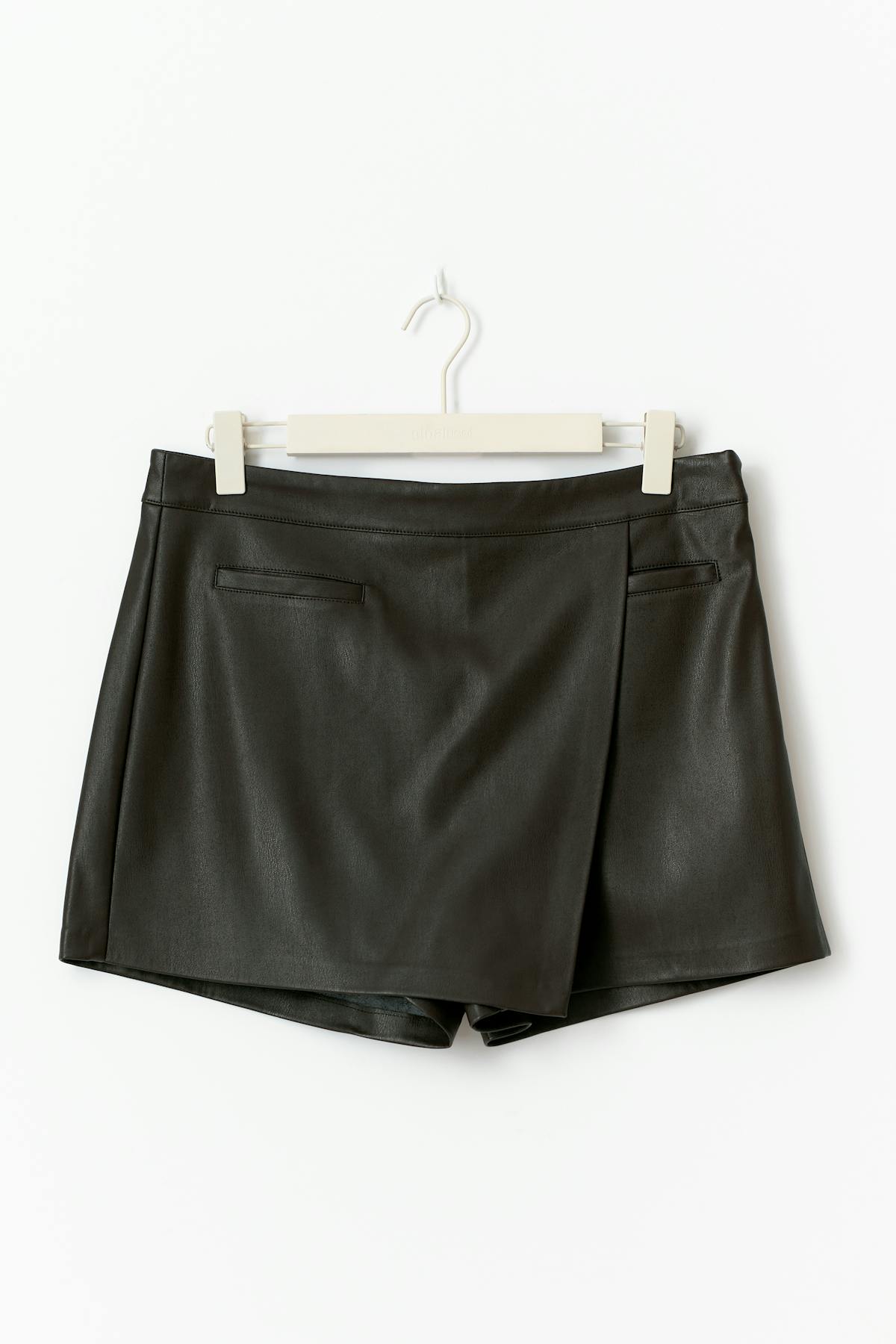 Mini wrap pu skort