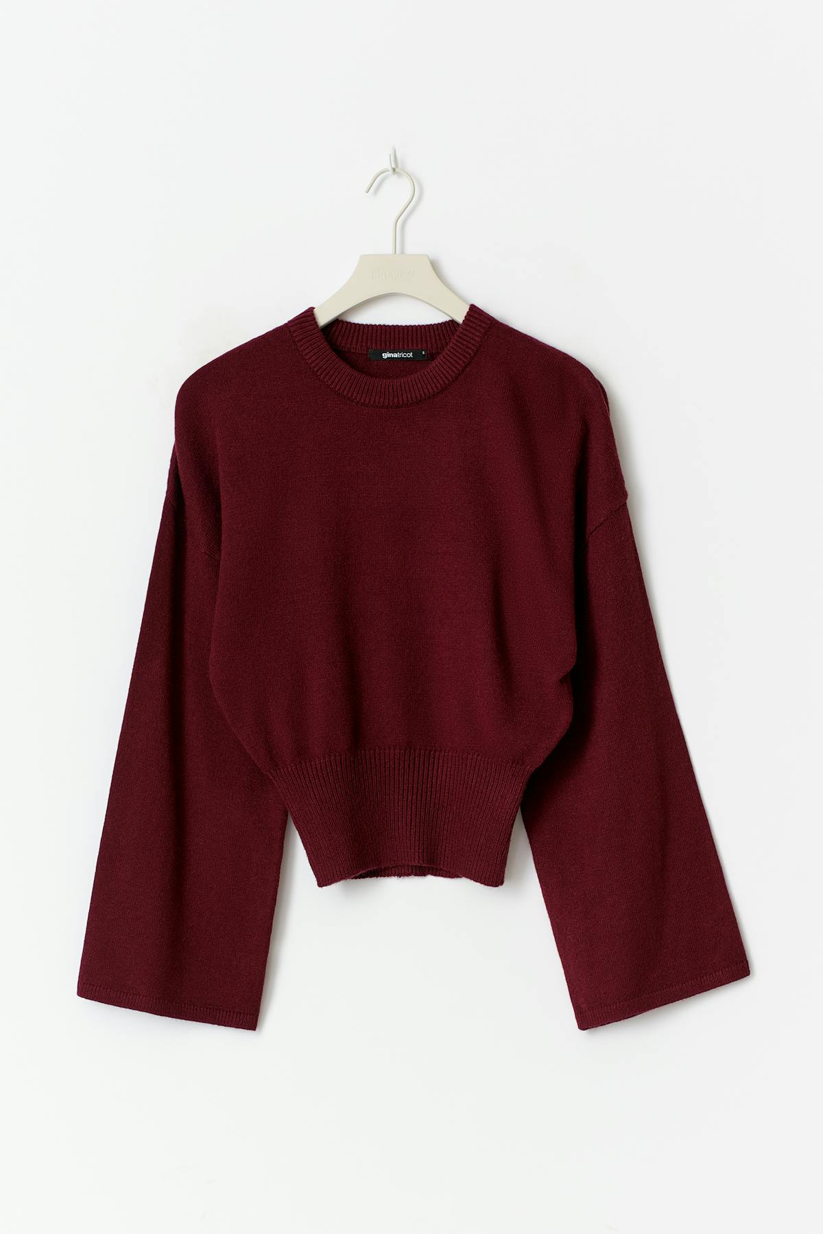 Wide sleeve knitted top
