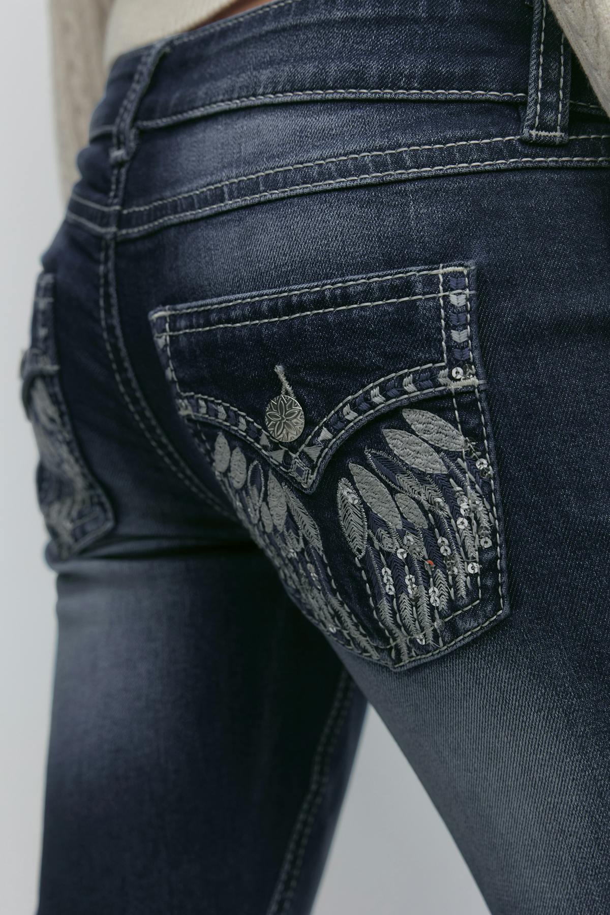 Embroidery jeans tall