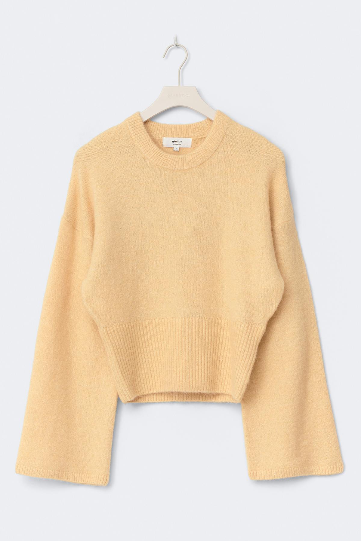 Wide sleeve knitted sweater
