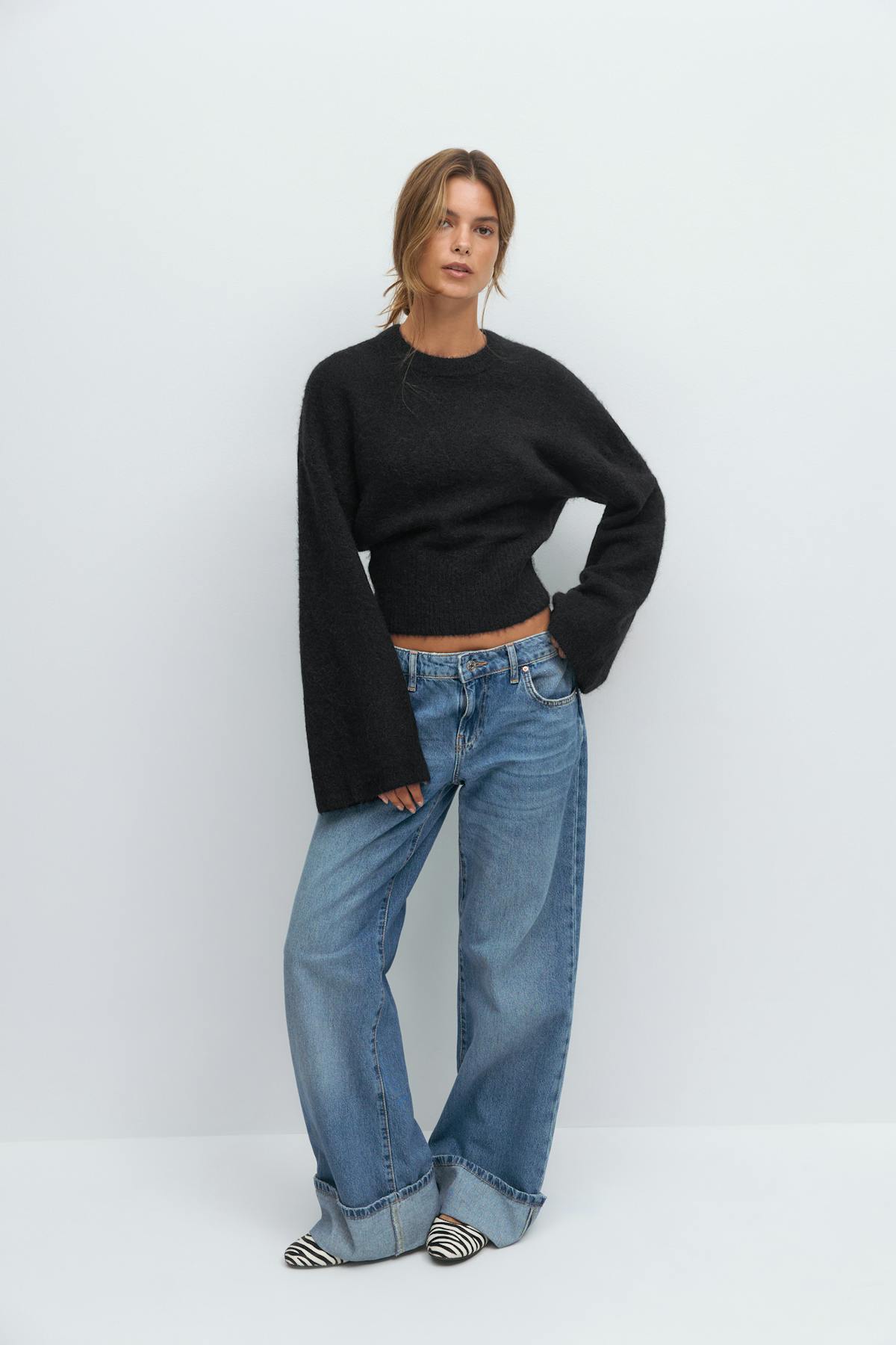 Wide sleeve knitted sweater