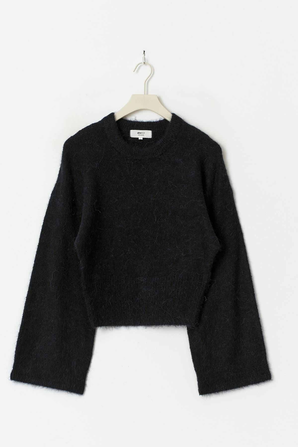 Wide sleeve knitted sweater