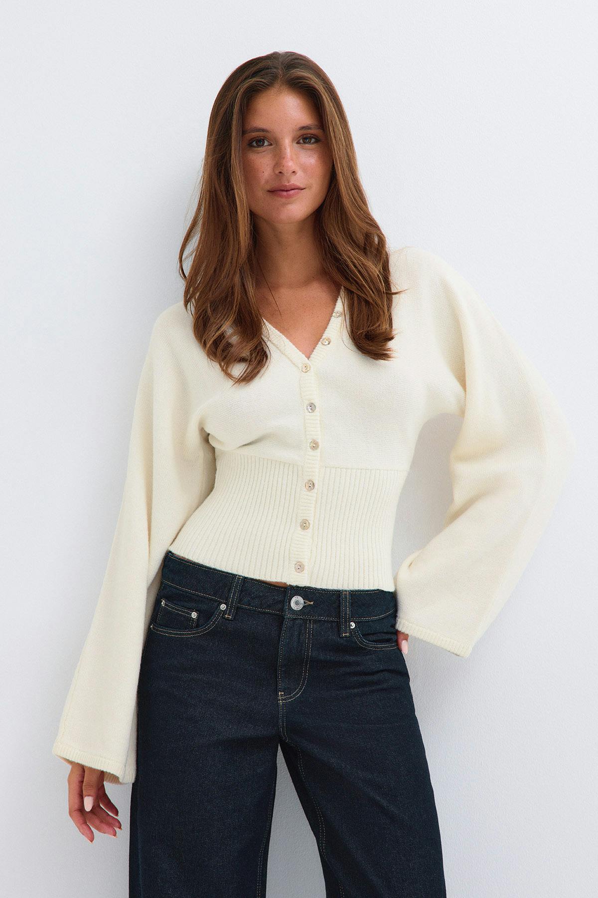 Fitted waist knitted cardigan