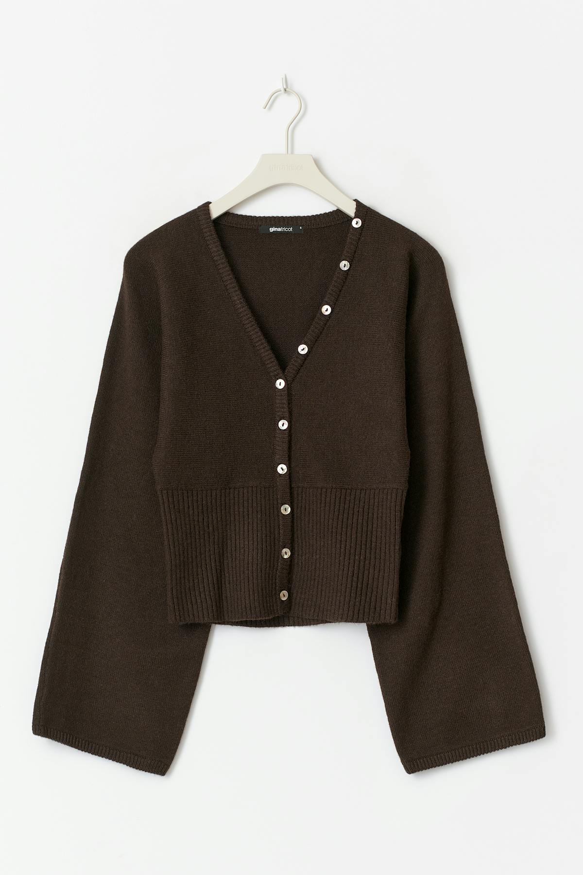 Fitted waist knitted cardigan