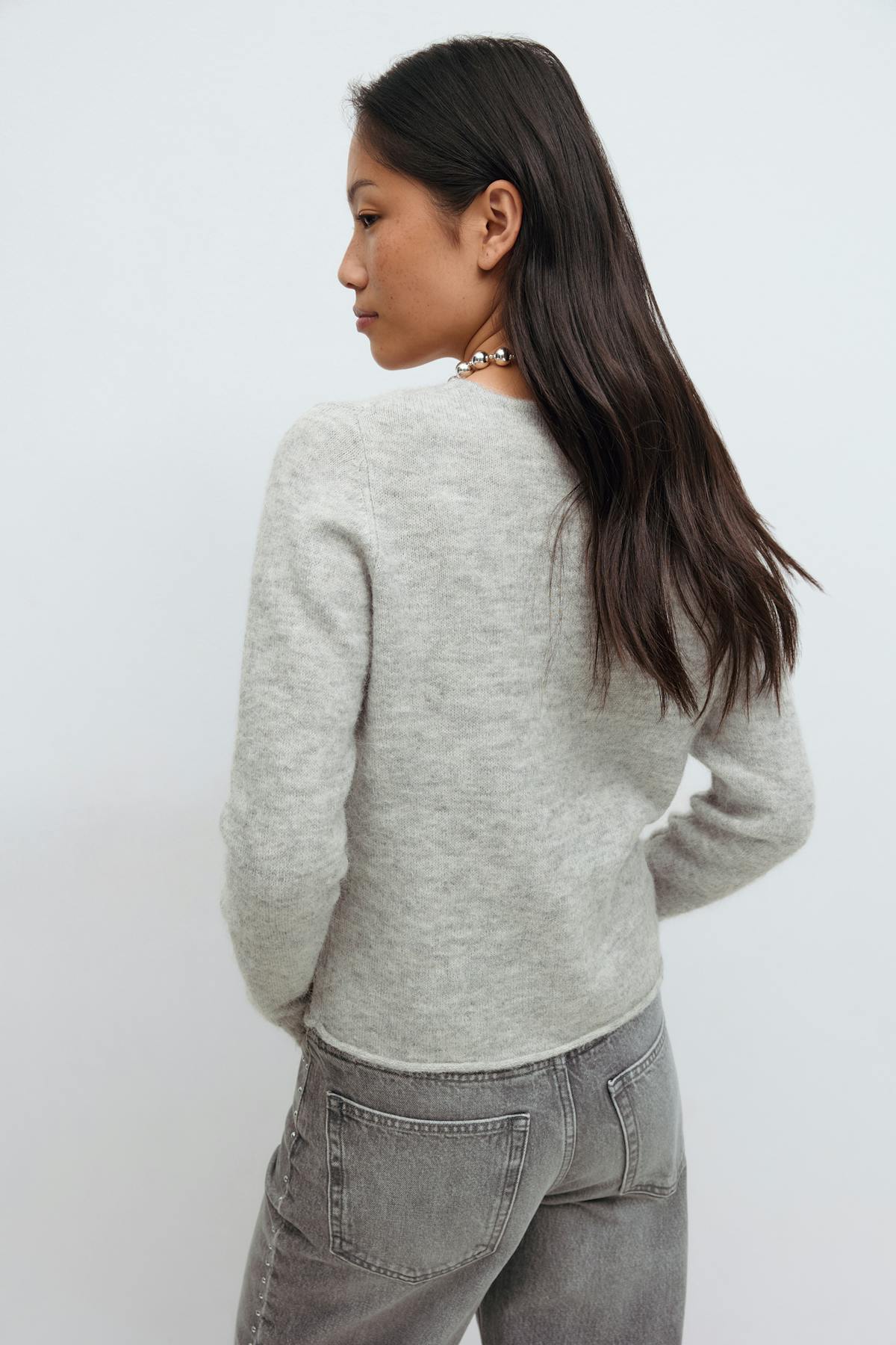 Loose v-neck knit sweater