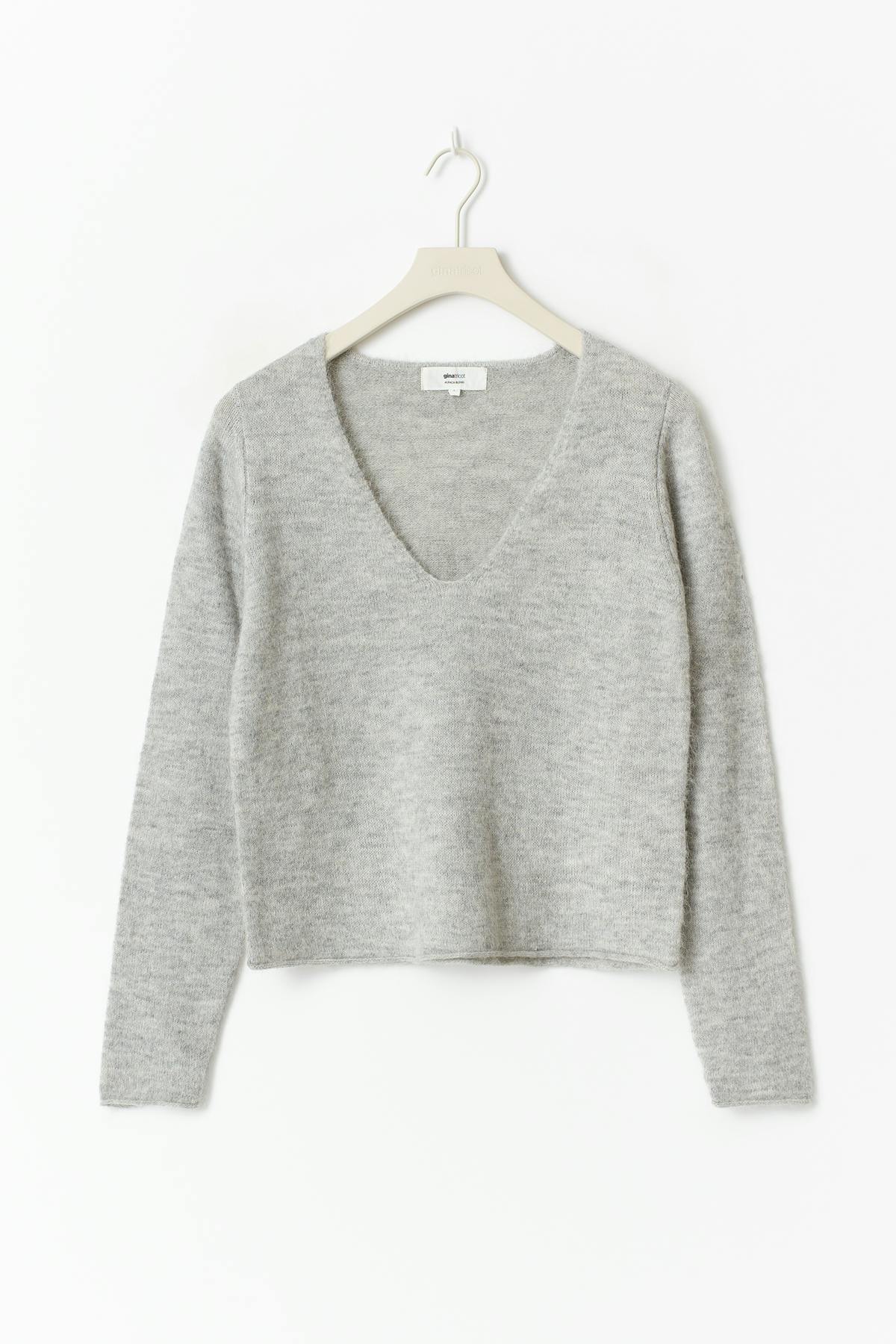 Loose v-neck knit sweater