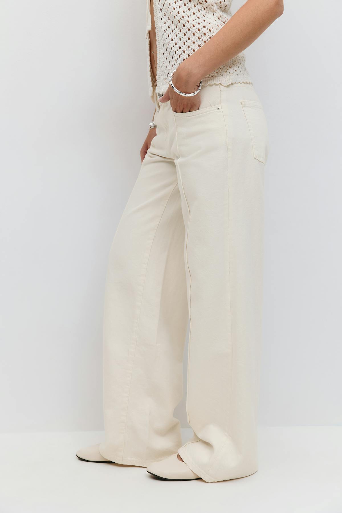 Low wide front seam jeans