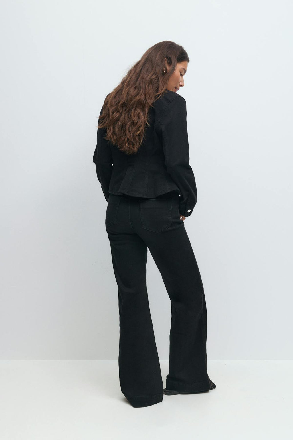 Front seam flare jeans