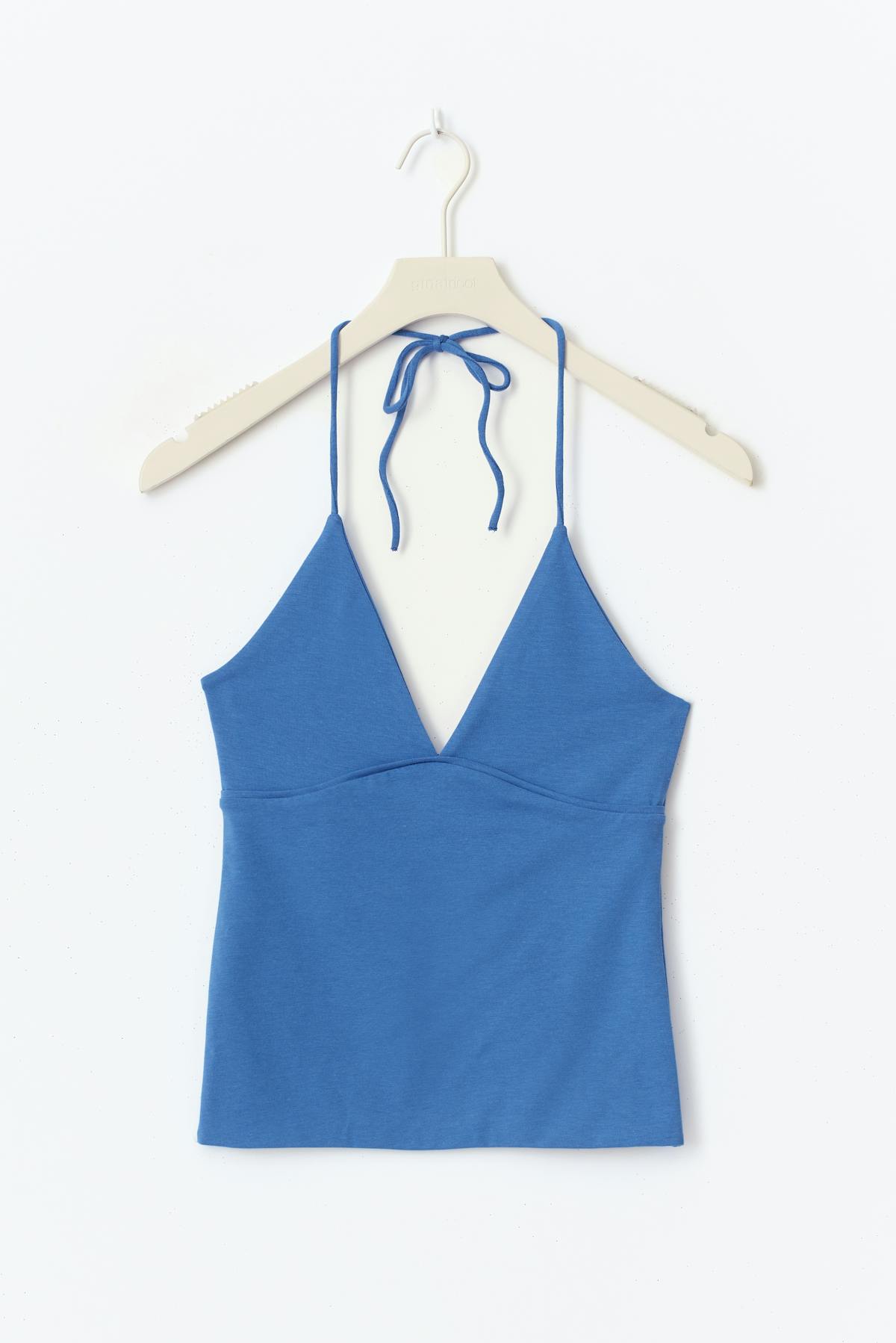 Triangle singlet