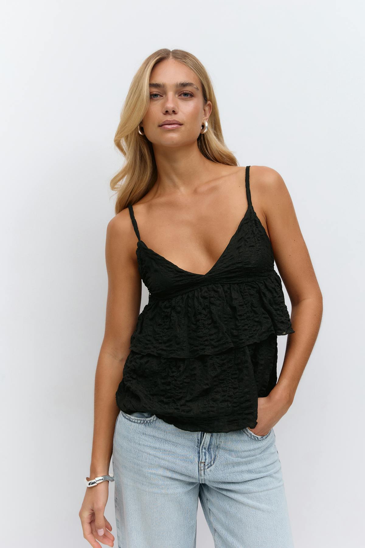 Frill singlet