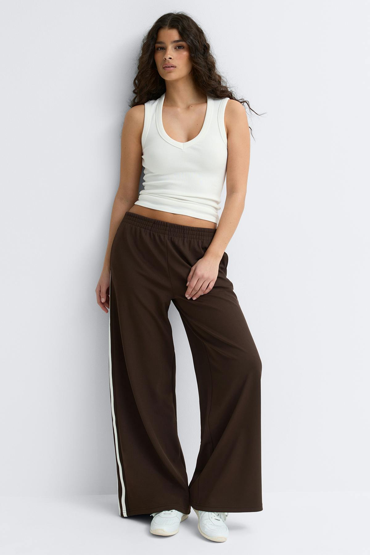 Tight v-neck rib tank