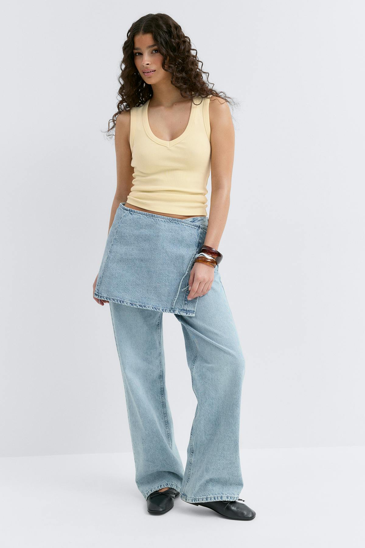 Tight v-neck rib tank