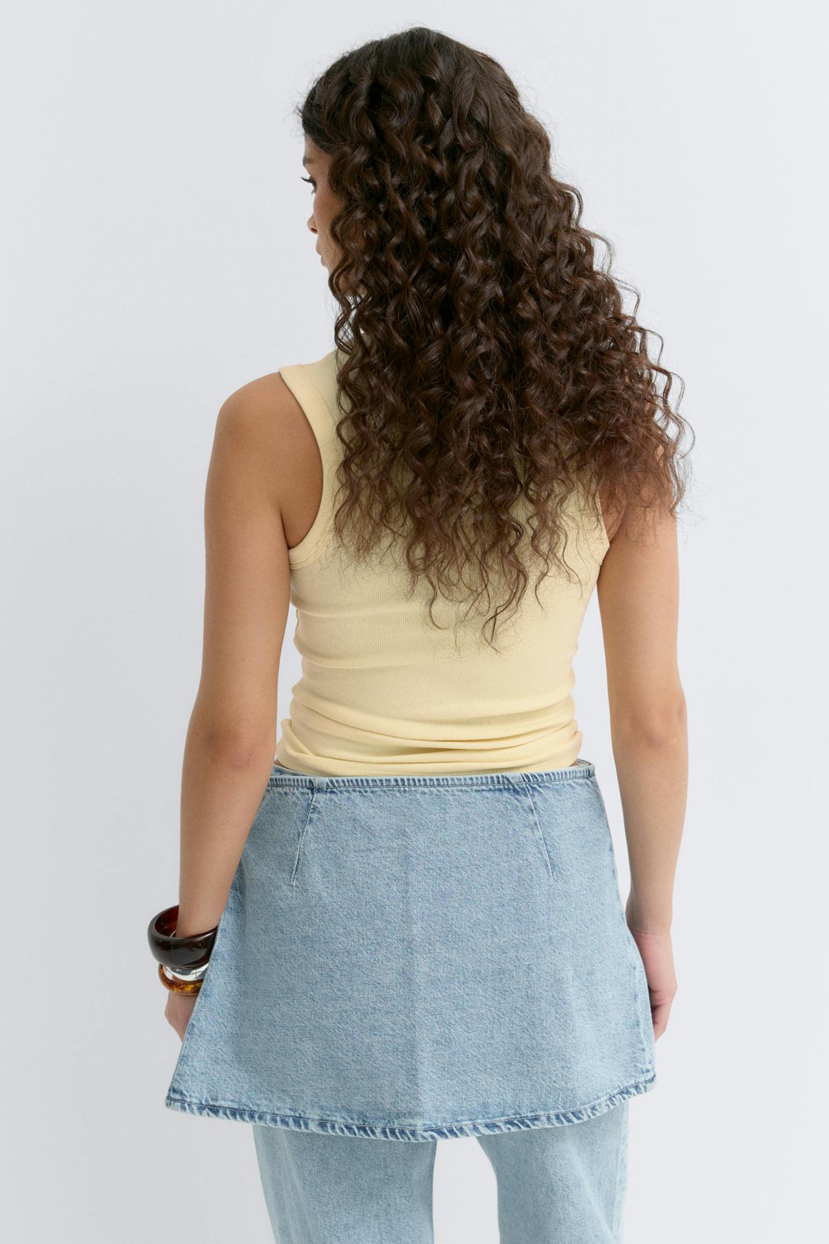 Tight v-neck rib tank