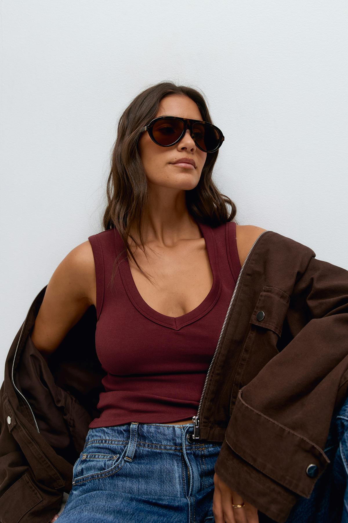Tight v-neck rib tank