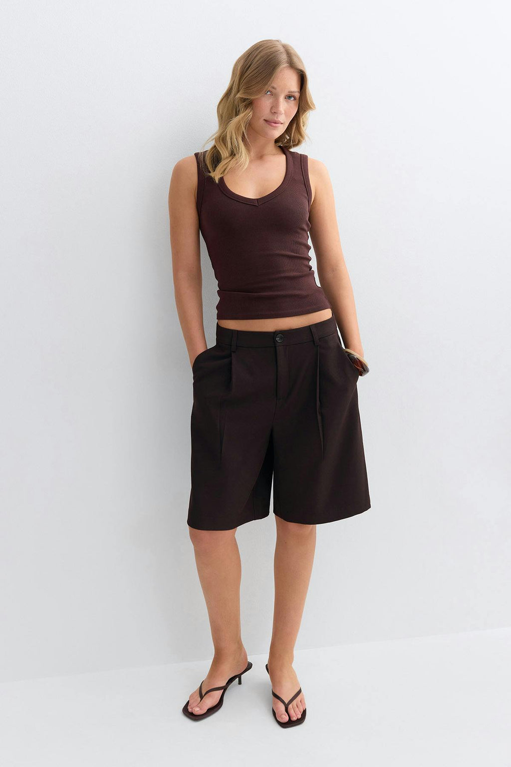 Tight v-neck rib tank