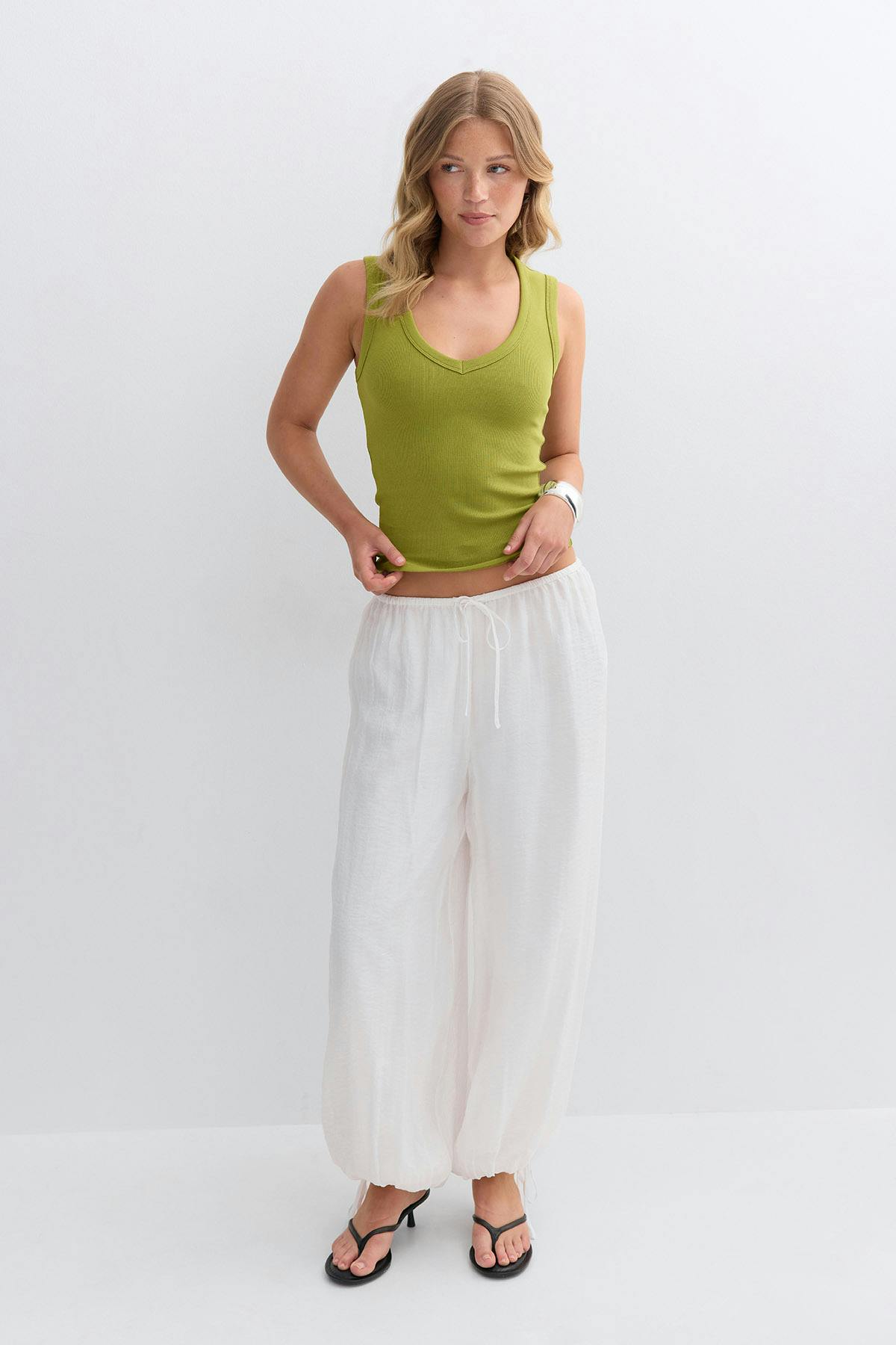 Tight v-neck rib tank
