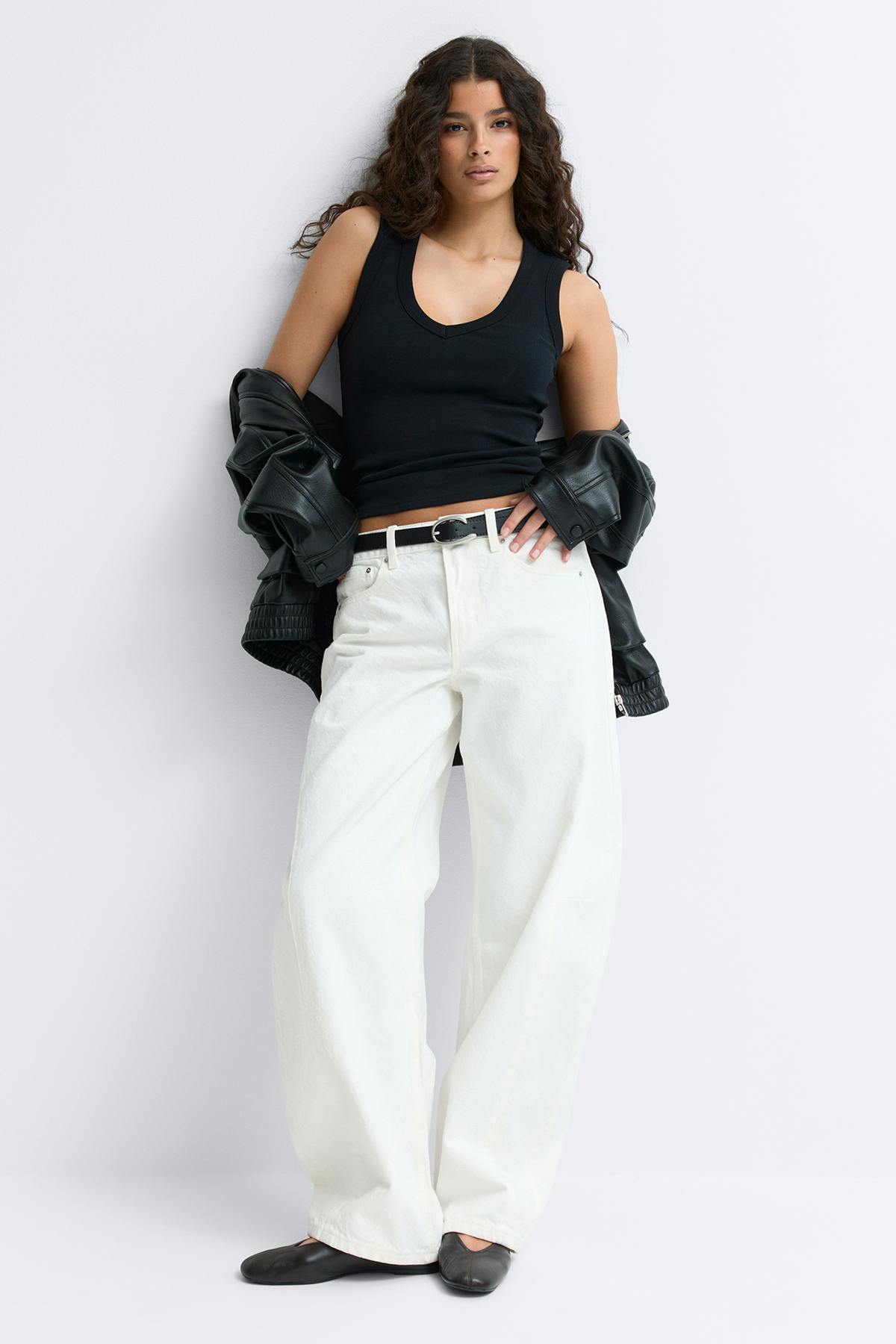 Tight v-neck rib tank