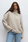 Long sleeve knitted sweater
