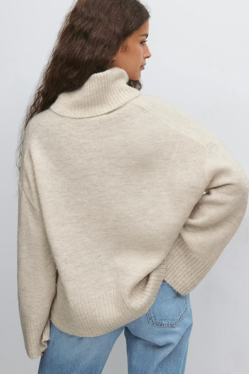 Long sleeve knitted sweater