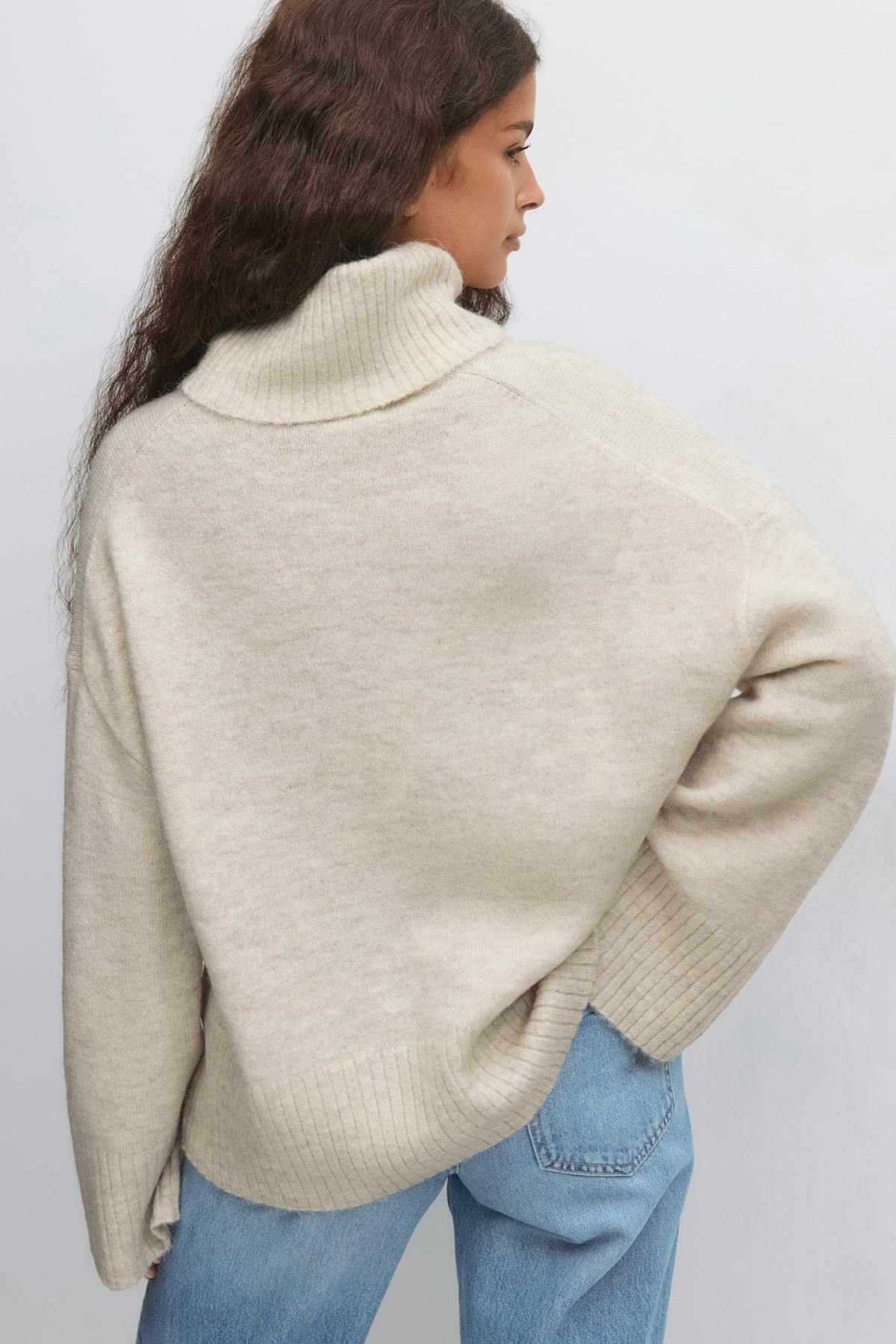 Long sleeve knitted sweater