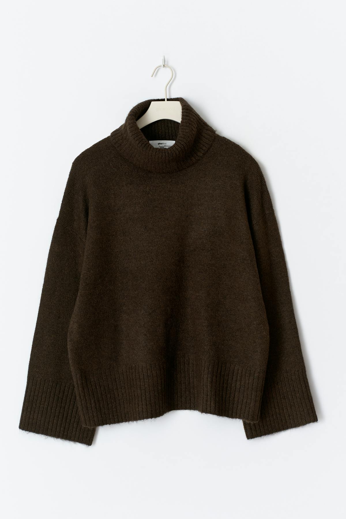 Long sleeve knitted sweater