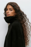 Long sleeve knitted sweater