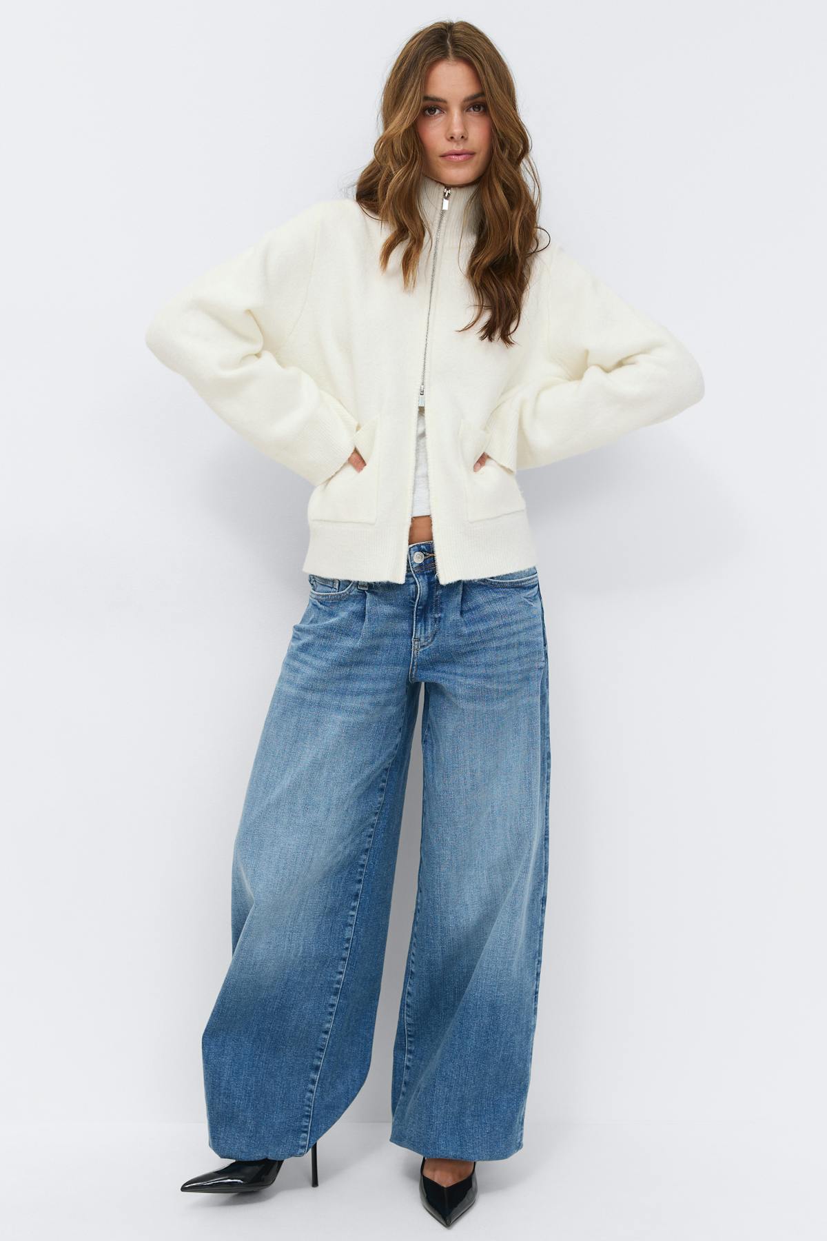 Knitted pocket cardigan