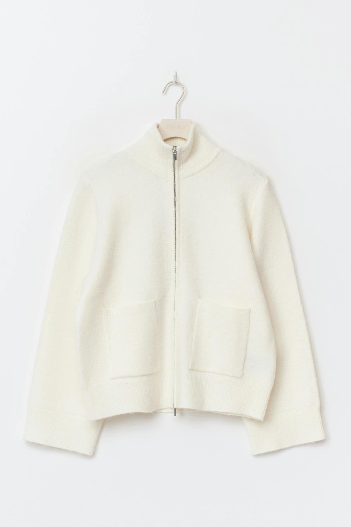 Knitted pocket cardigan