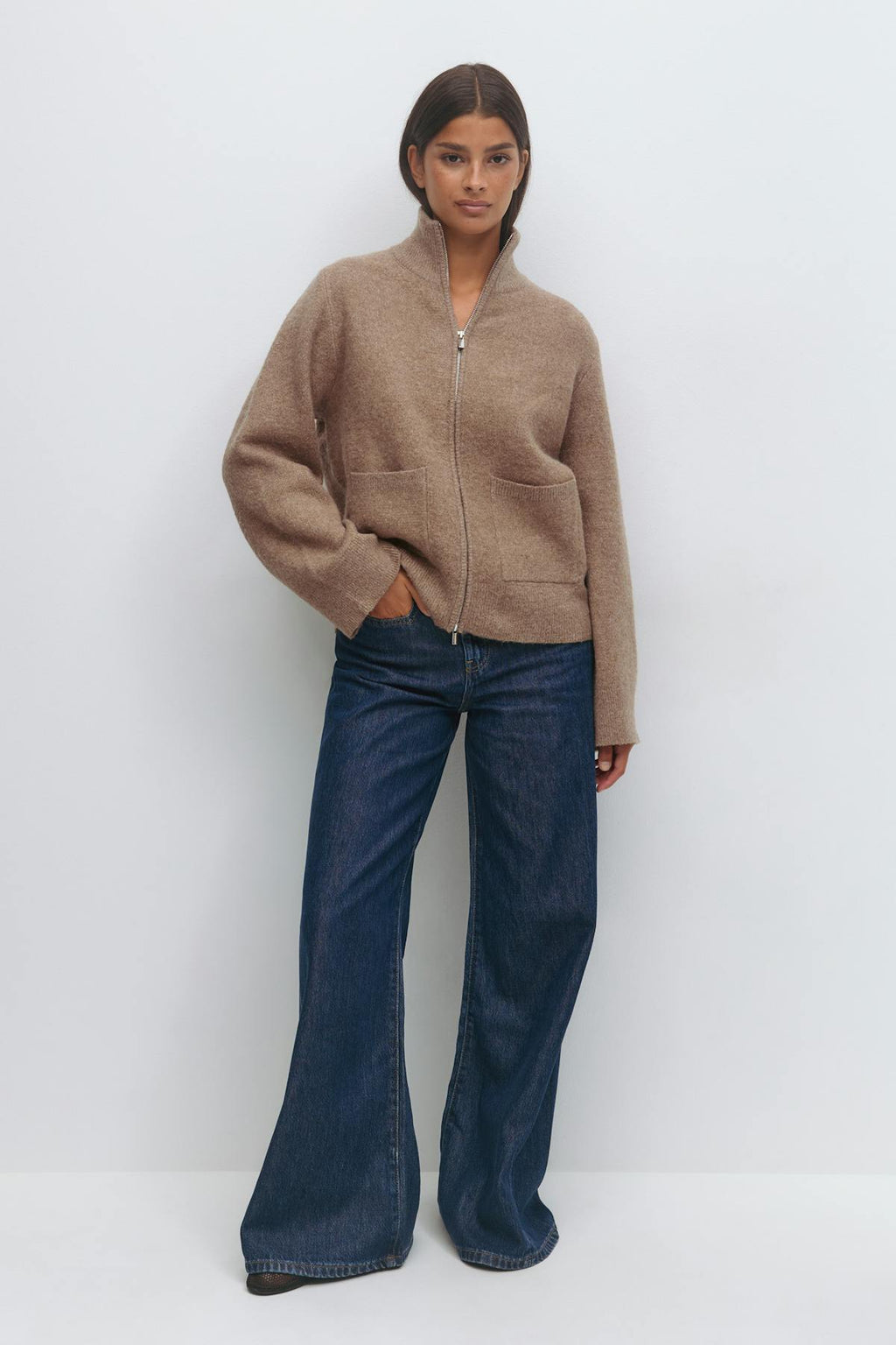 Knitted pocket cardigan
