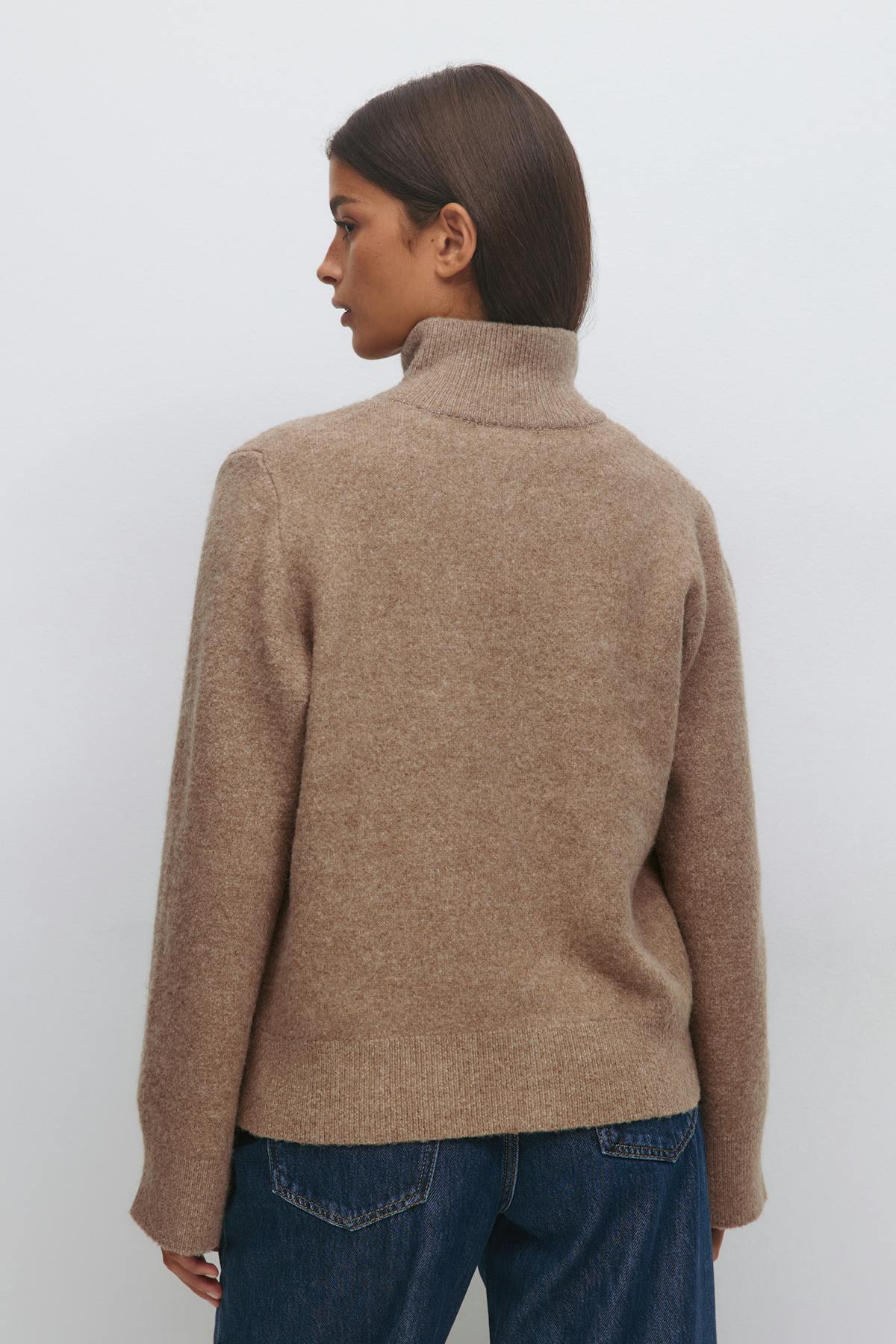 Knitted pocket cardigan