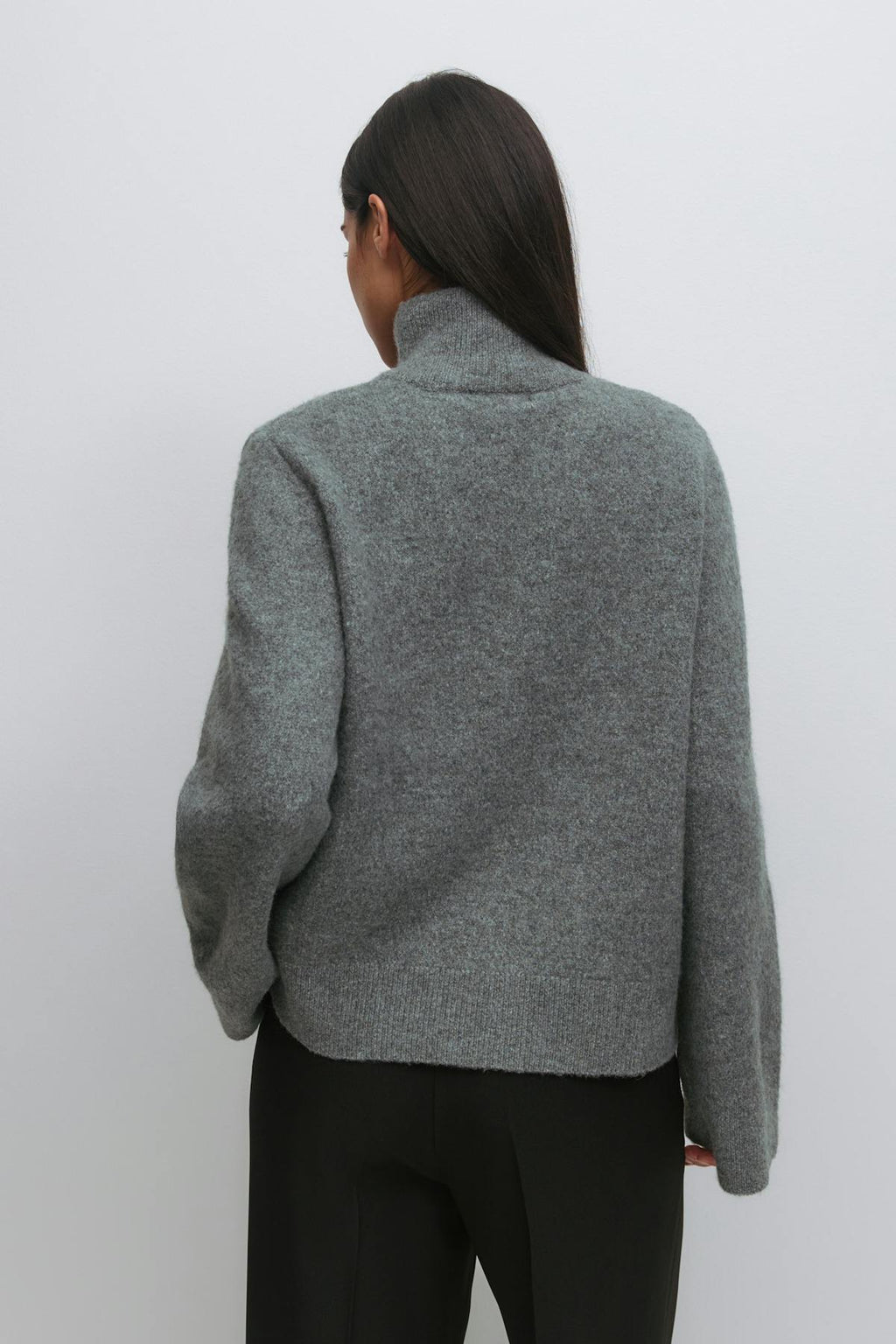 Knitted pocket cardigan