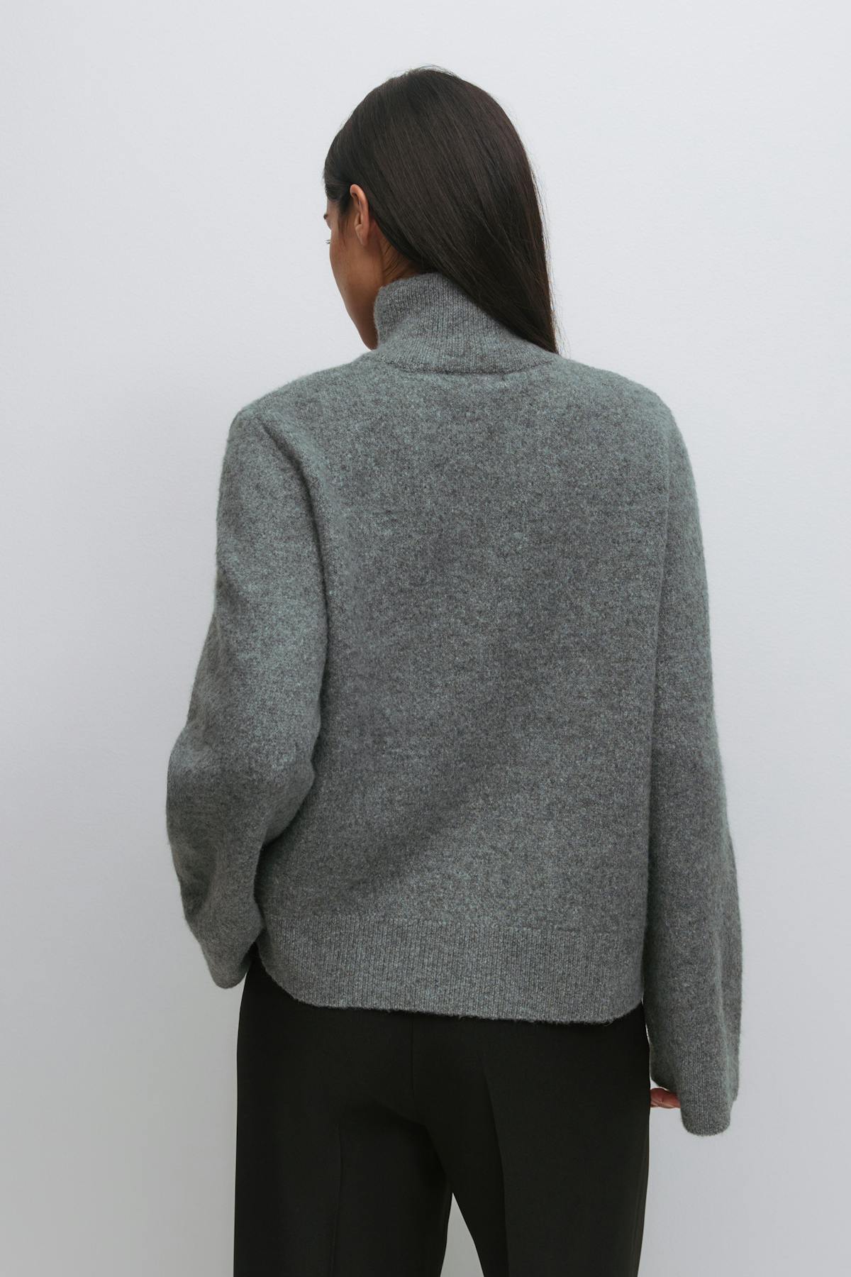 Knitted pocket cardigan