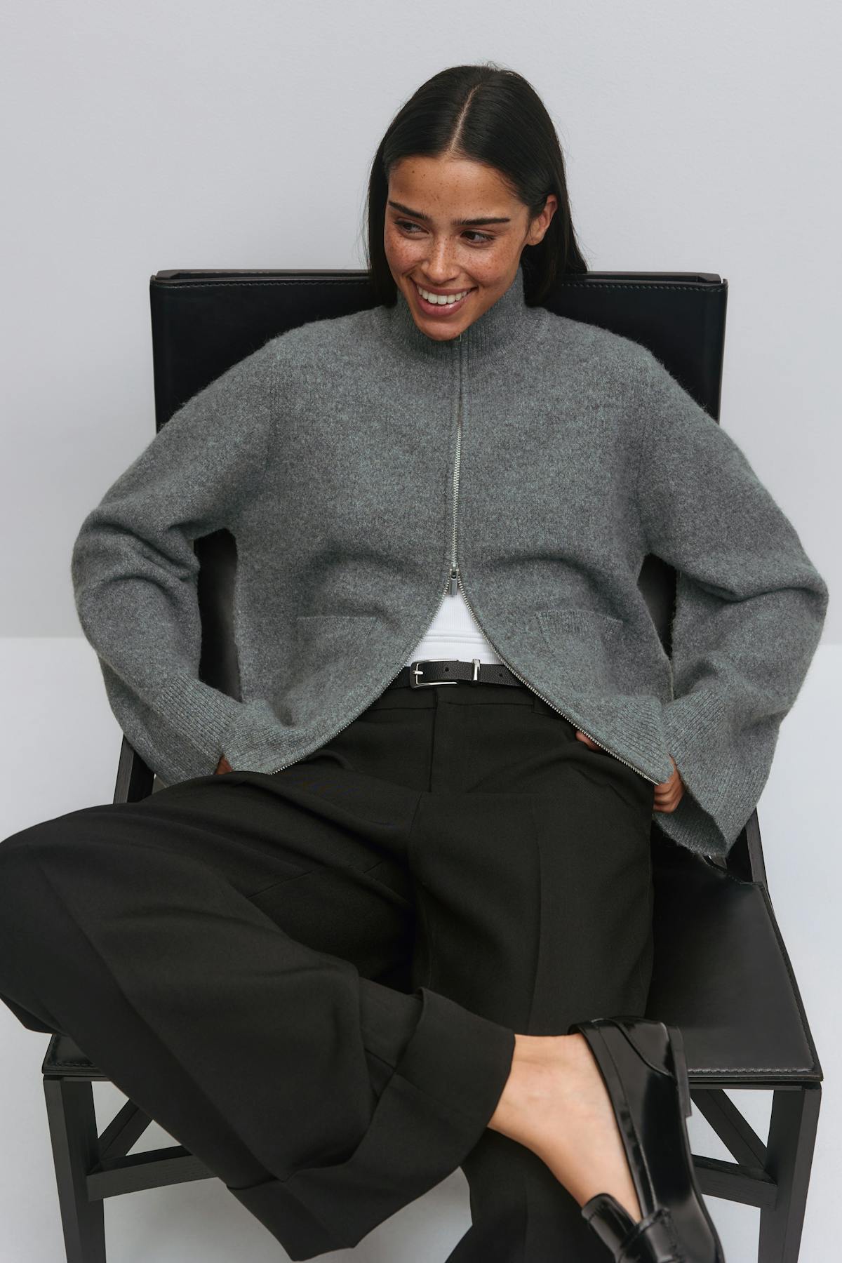 Knitted pocket cardigan