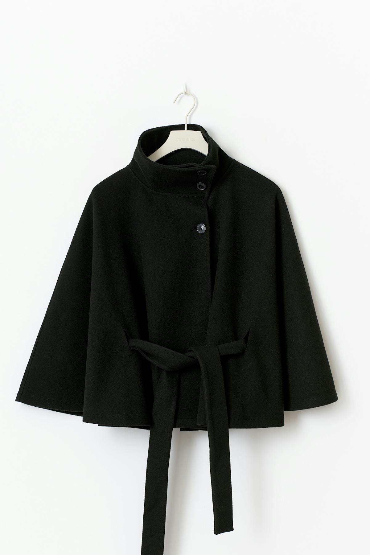 Belt cape jacket