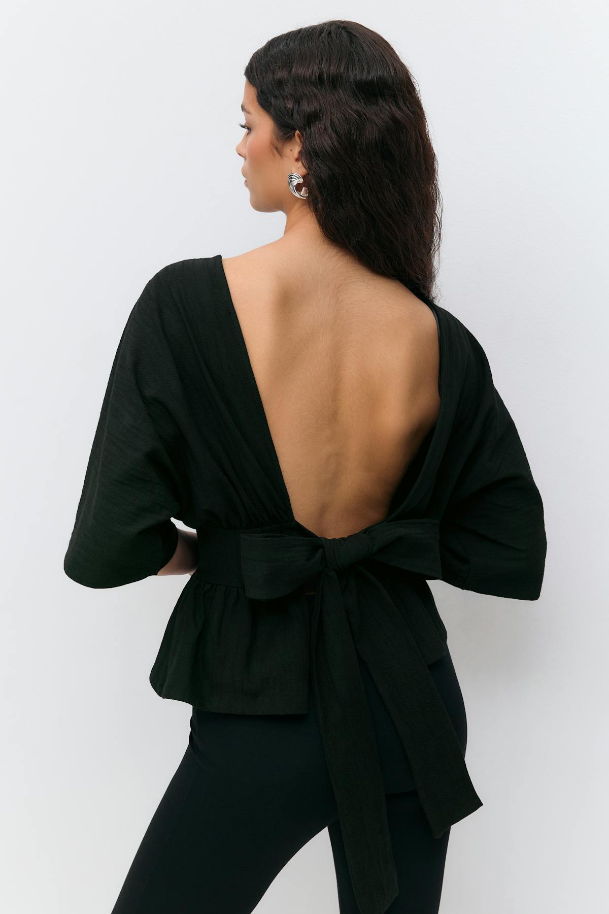 Tie back top