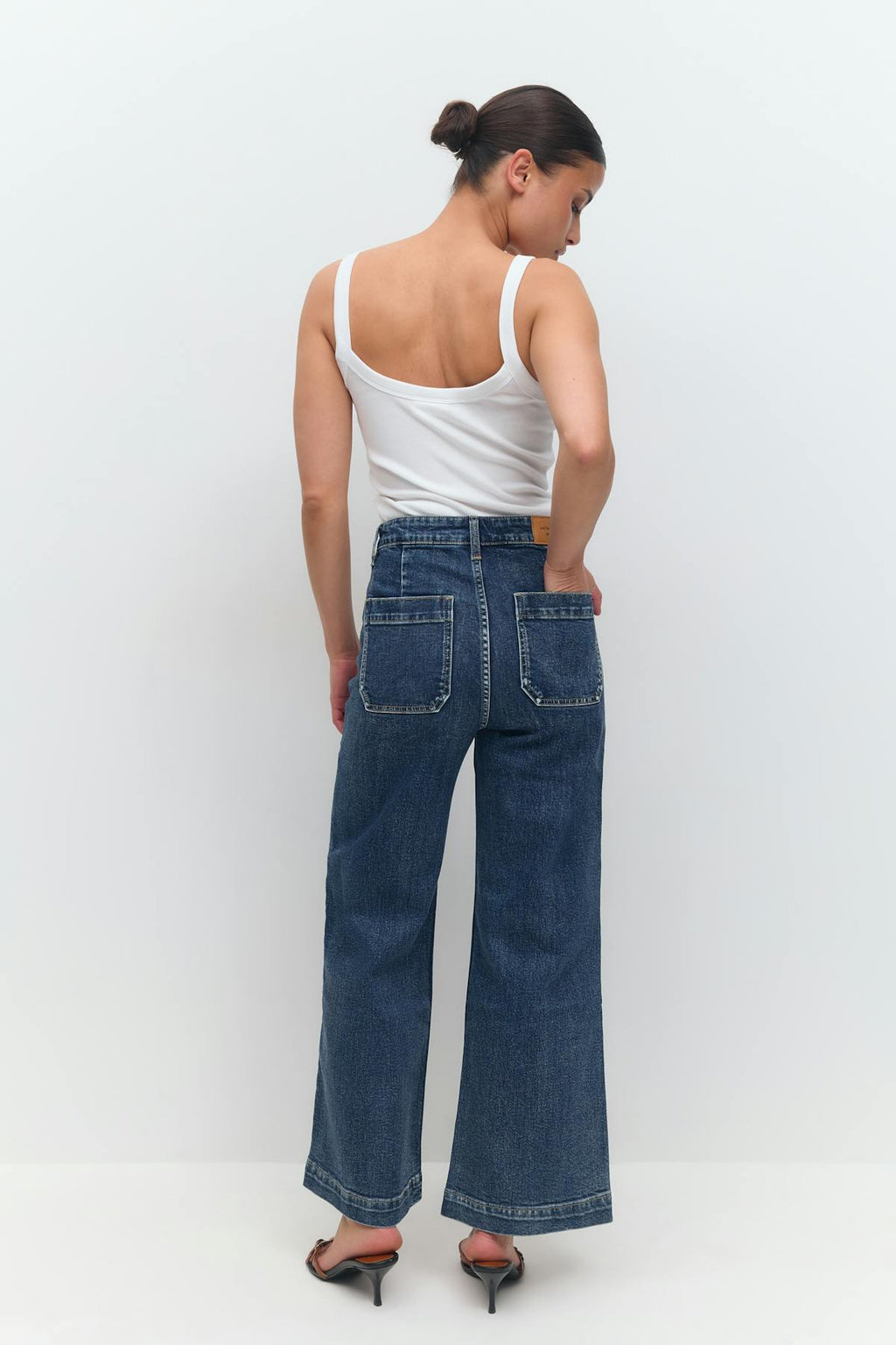 Cropped front pocket jeans