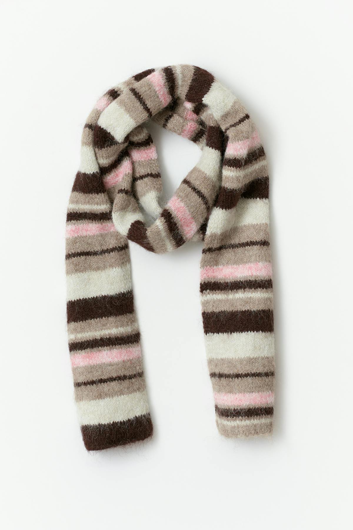 Knitted choker scarf