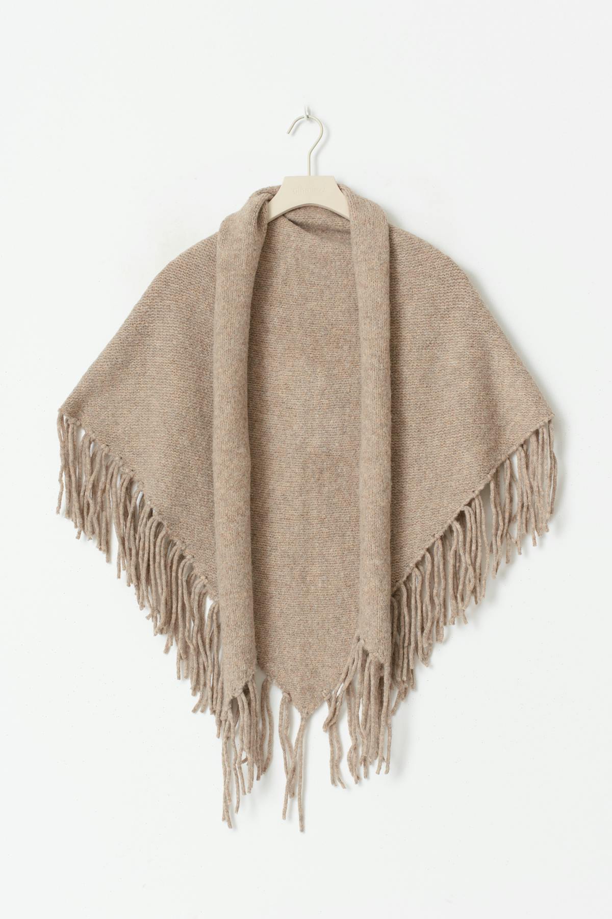 Triangle scarf